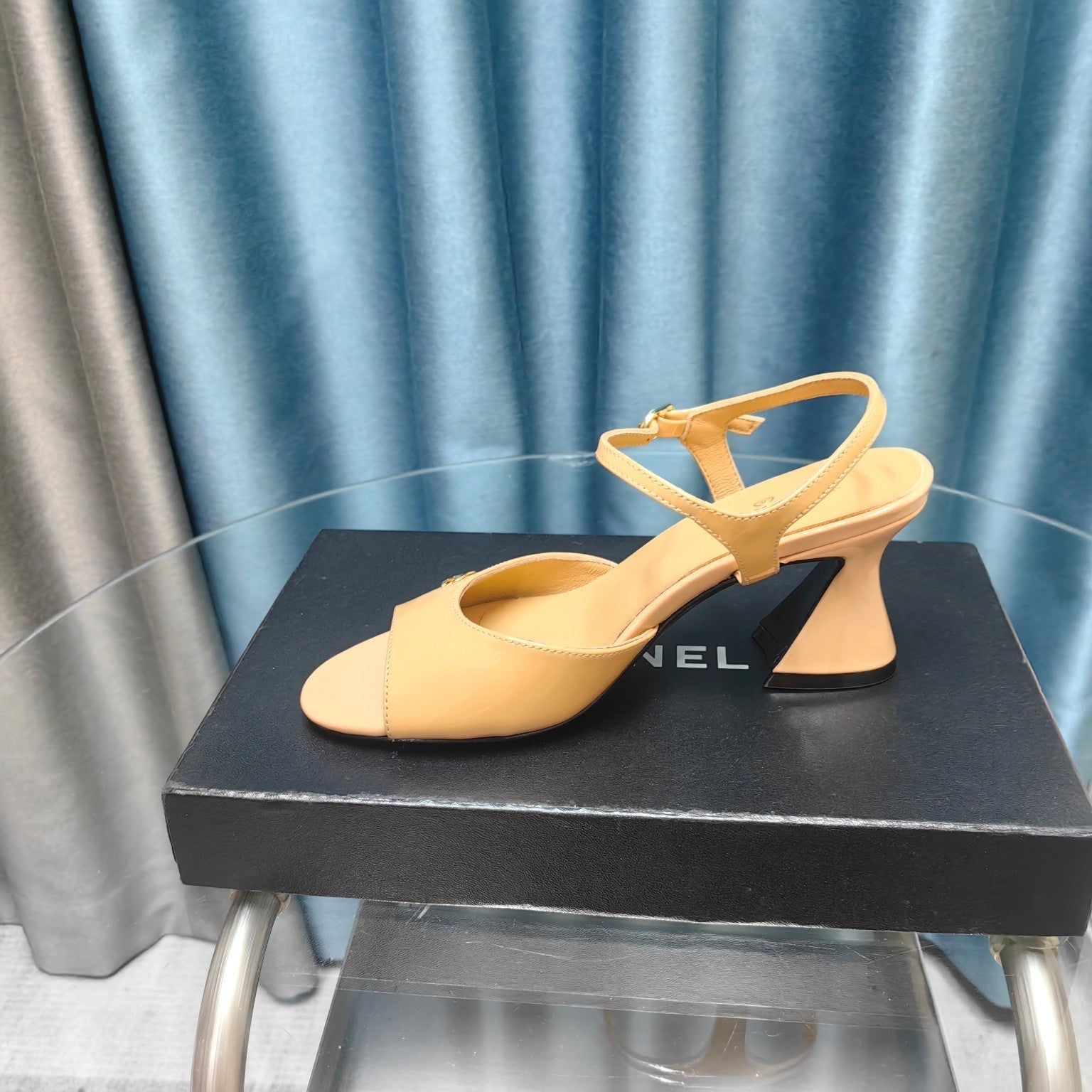 cc slingbacks sandal 85 beige patent calfskin