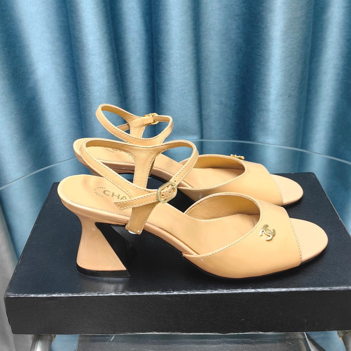 cc slingbacks sandal 85 beige patent calfskin