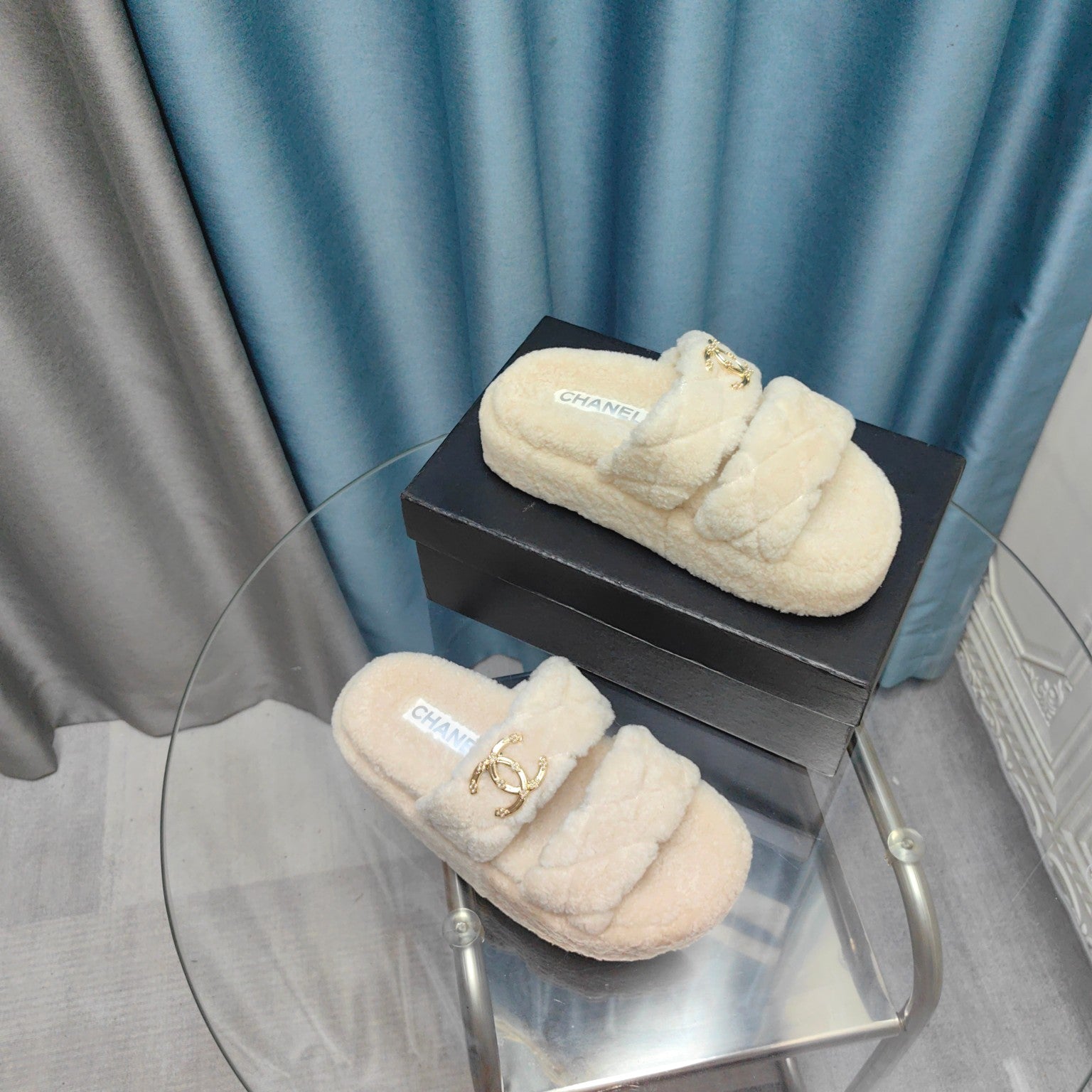 CC Slippers White Pattern Fleece Wool