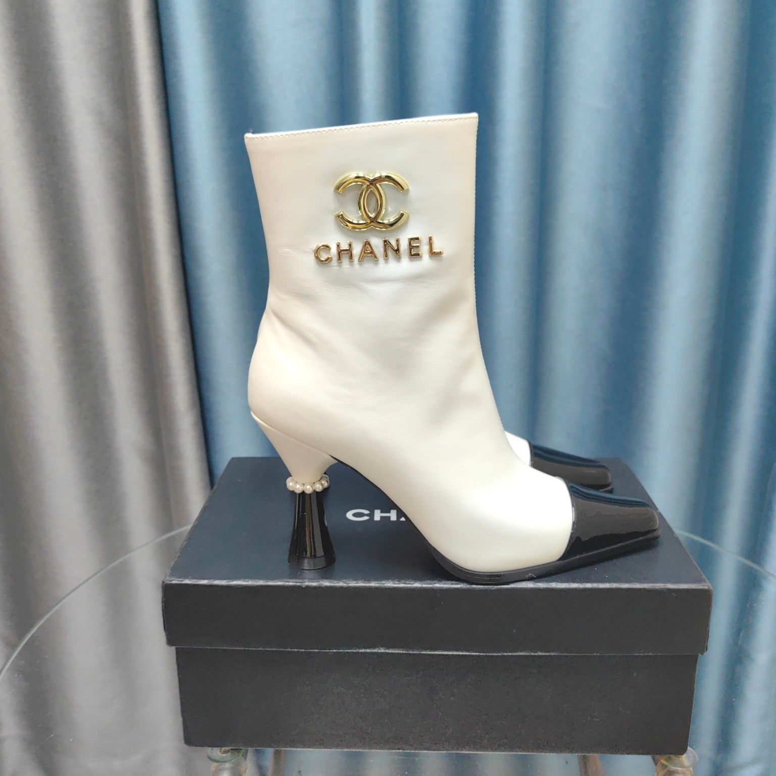 CC Ankle Boots White Cowhide And Lambskin