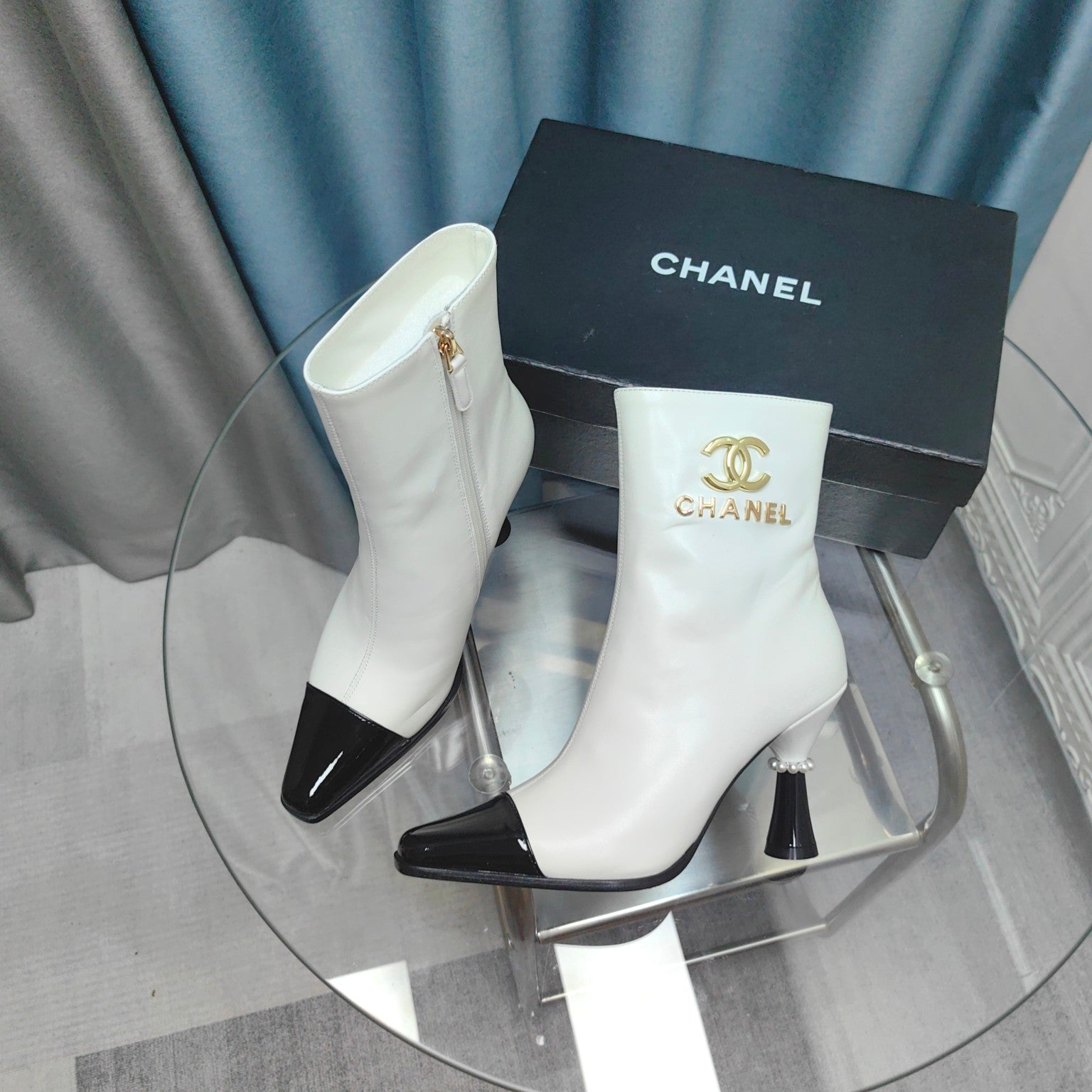 CC Ankle Boots White Cowhide And Lambskin