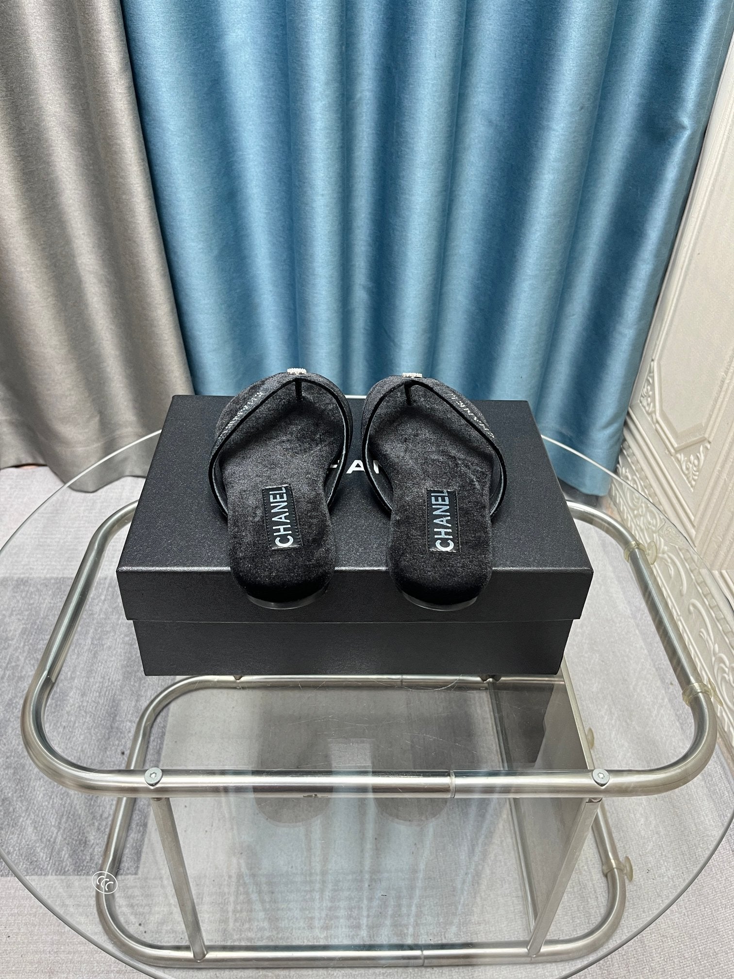 CC 25 Thong Sandal Black Velvet Diamond