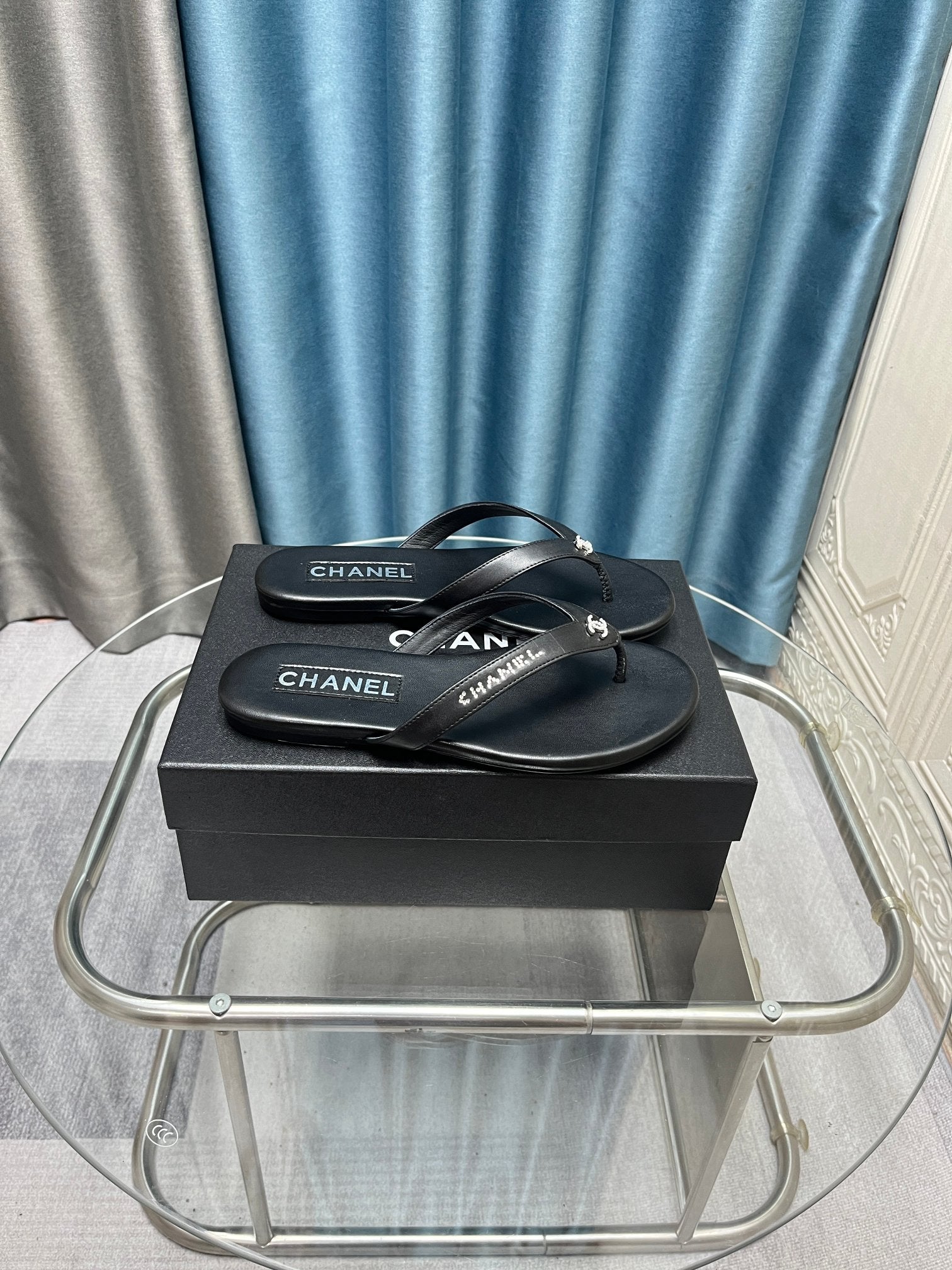 CC 25 Thong Sandal Black Diamond