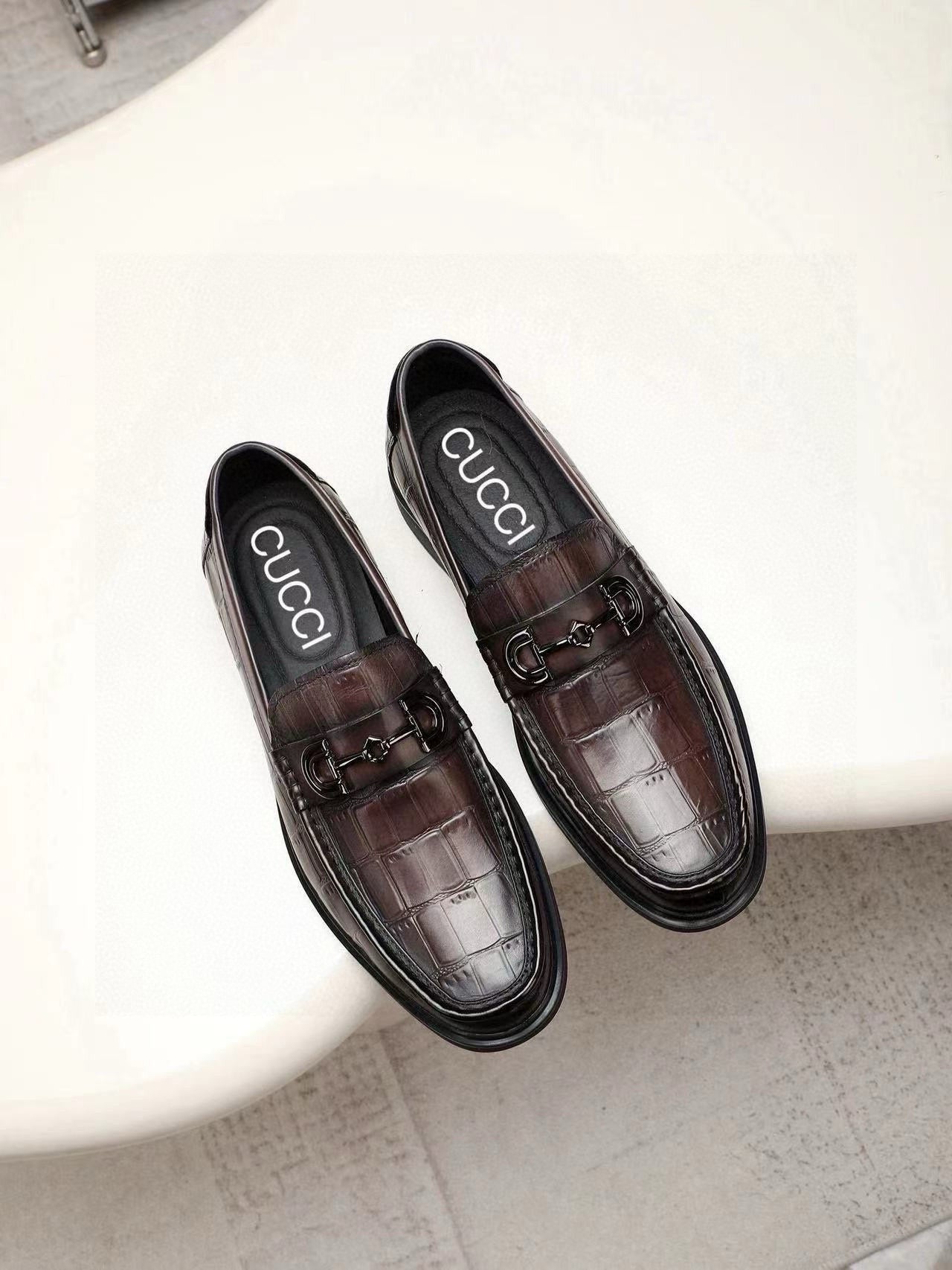 GG Men's Loafer Dark Brown Embossed Cowhide 525164