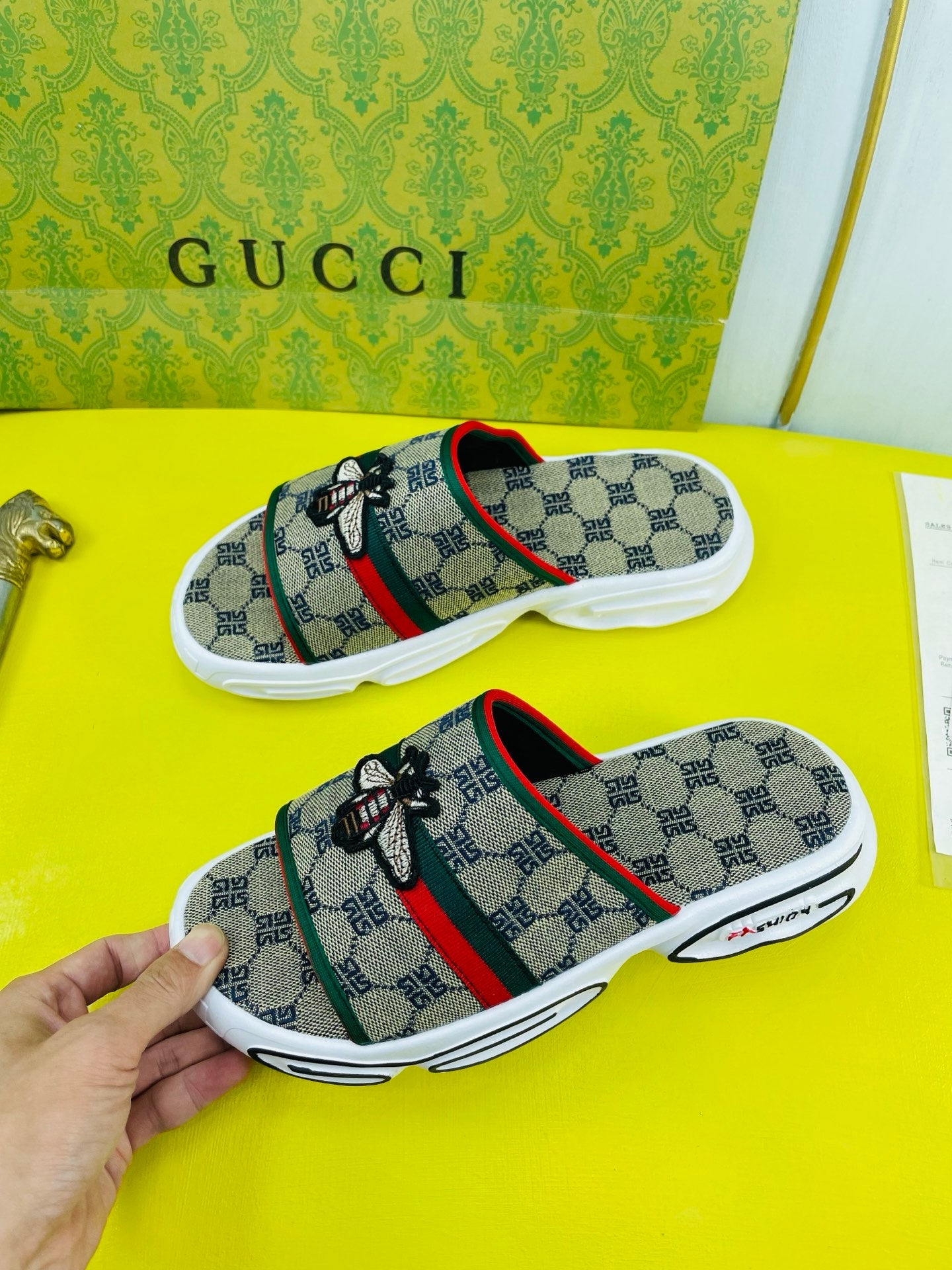 GG Men's Bee Slide Brown Gingham Fabric 538693