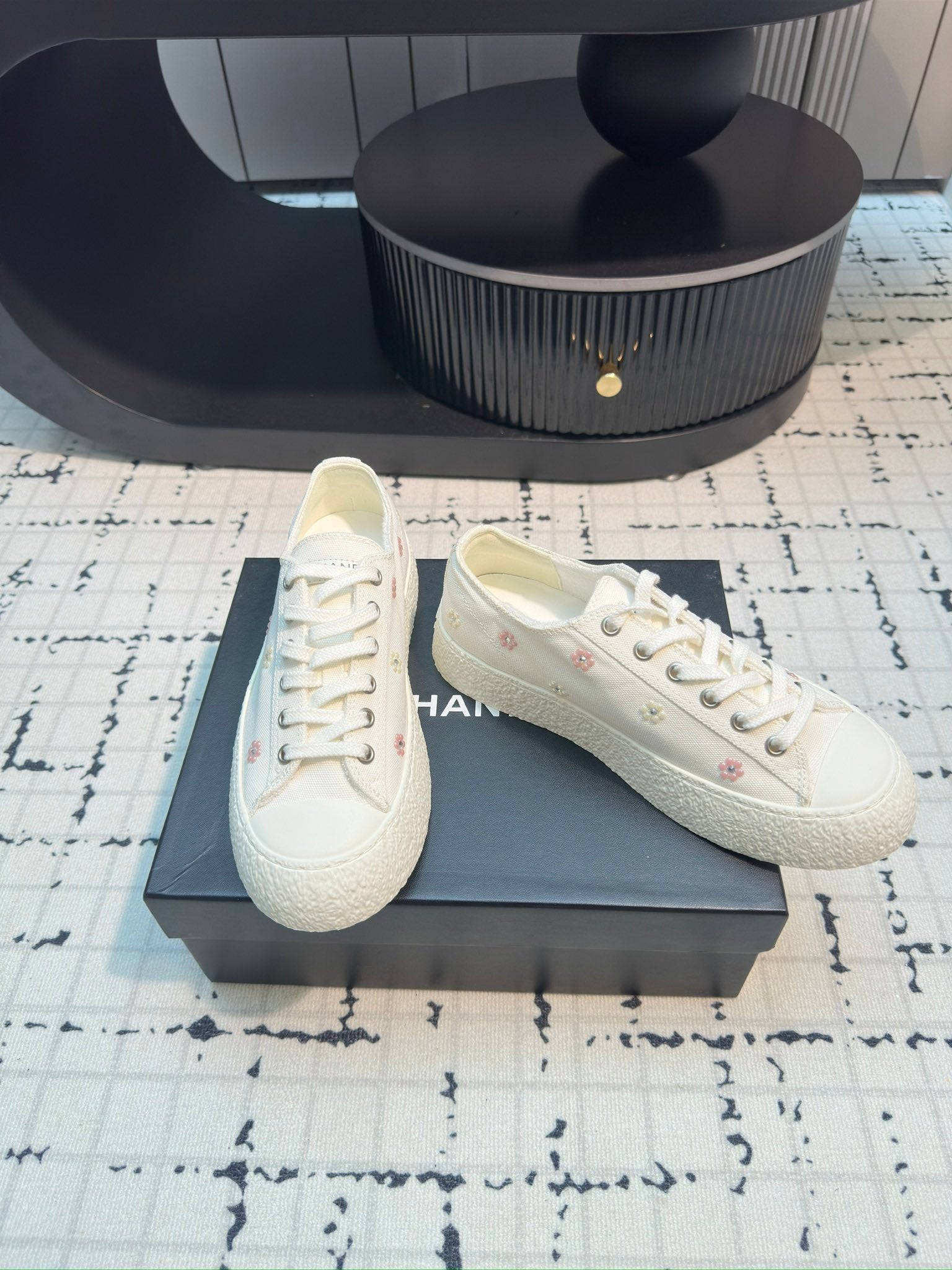 CC Low Sneaker 30mm White With Small Flowers Cavas Fabric