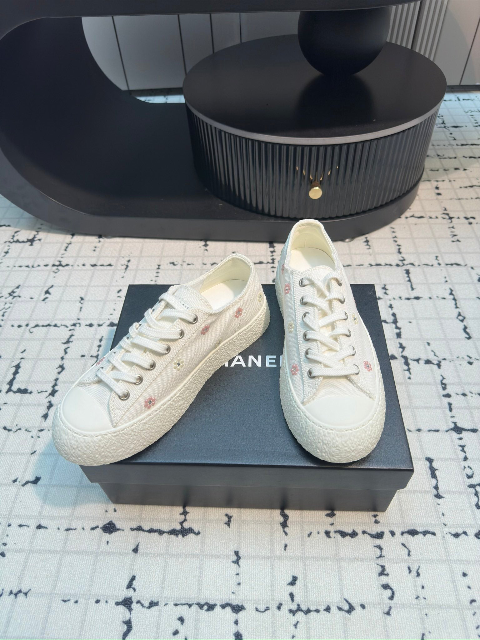 CC Low Sneaker 30mm White With Small Flowers Cavas Fabric