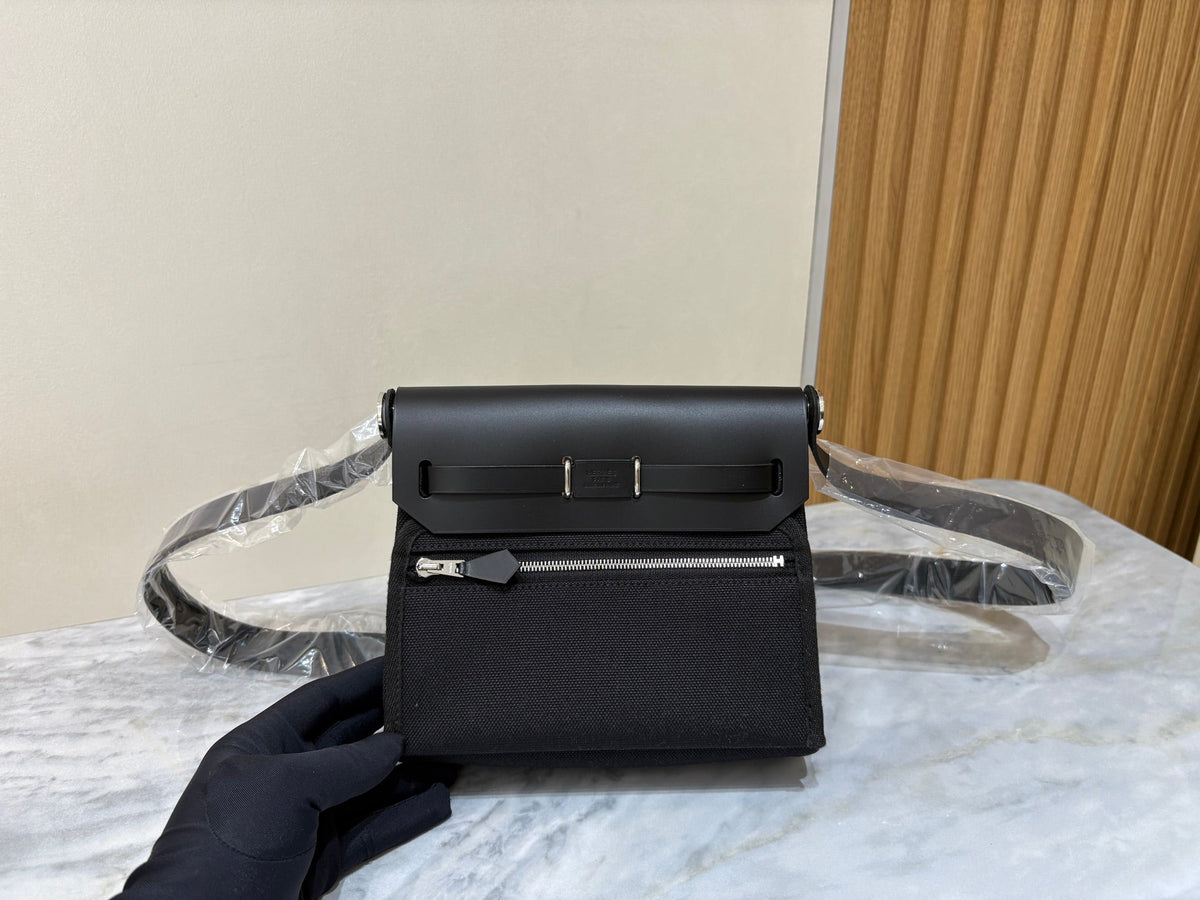 High-end Hermes 2026 Herbag Zip 21.5cm Black Saddle Leather And Canvas