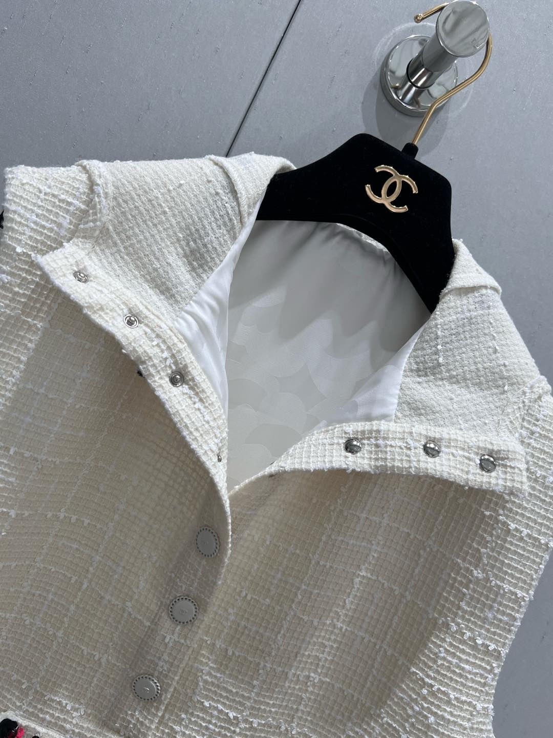 CC 25 Dress White Wool