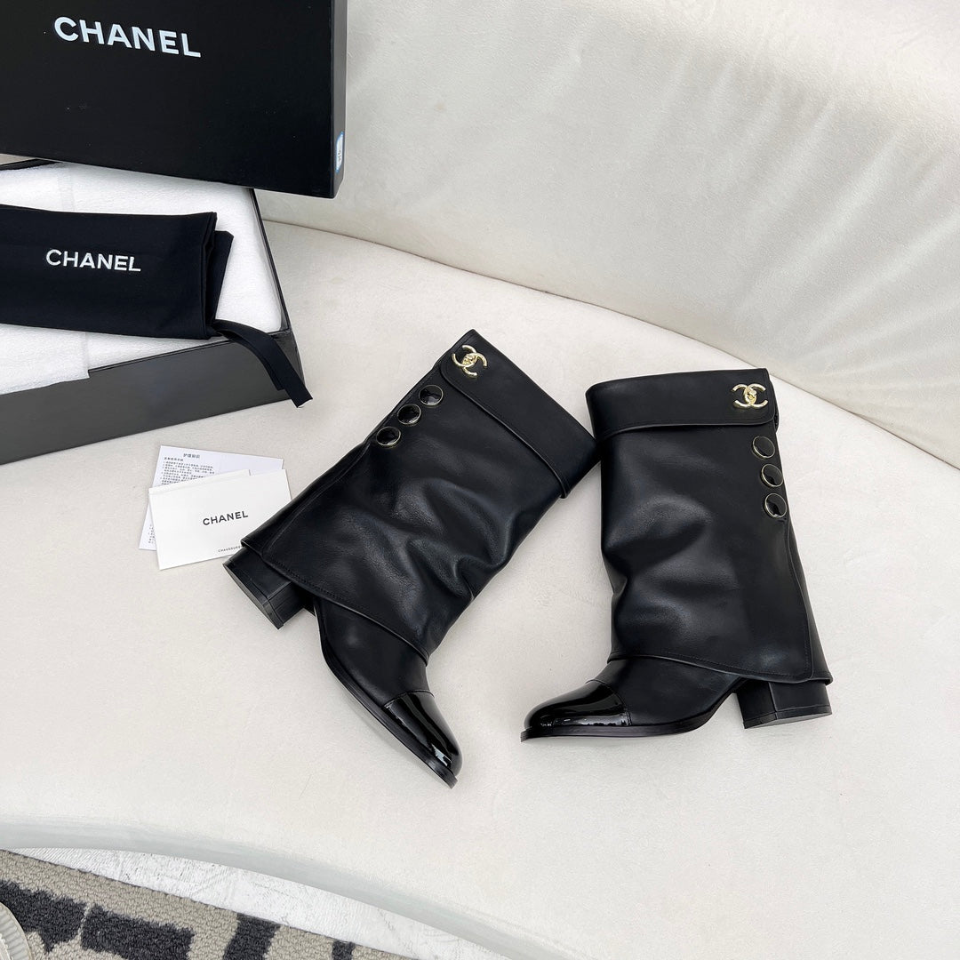 CC SHORT BOOTS 55 MM IN BLACK LAMBSKIN WITH GOLD HARDWARE