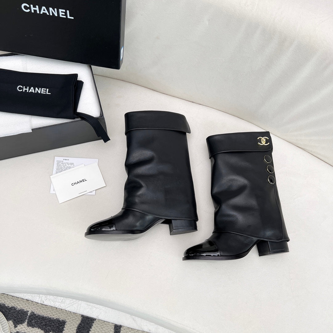 CC SHORT BOOTS 55 MM IN BLACK LAMBSKIN WITH GOLD HARDWARE