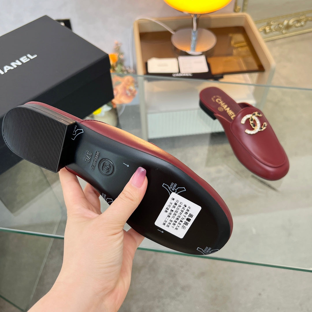 CC 25 Mule Burgundy Calfskin Large Double C Logo