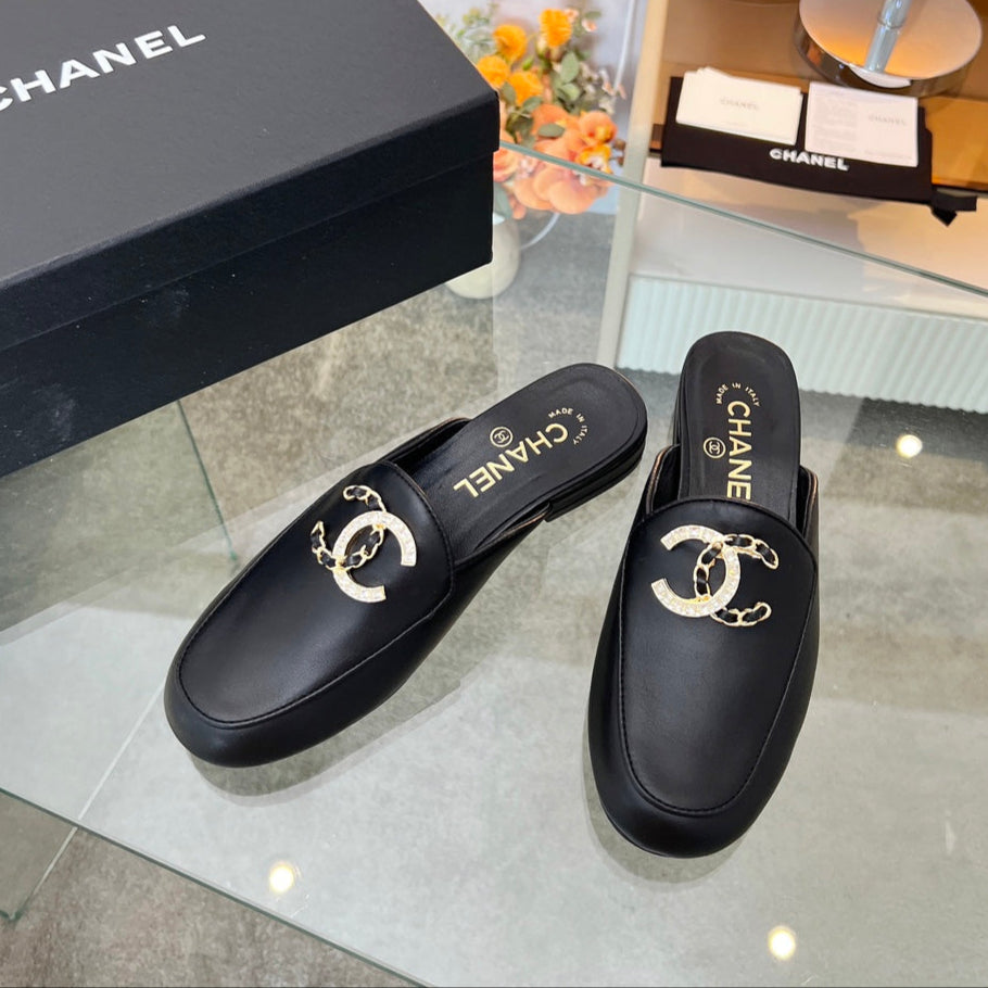 CC 25 Mule Black Calfskin Large Double C Logo