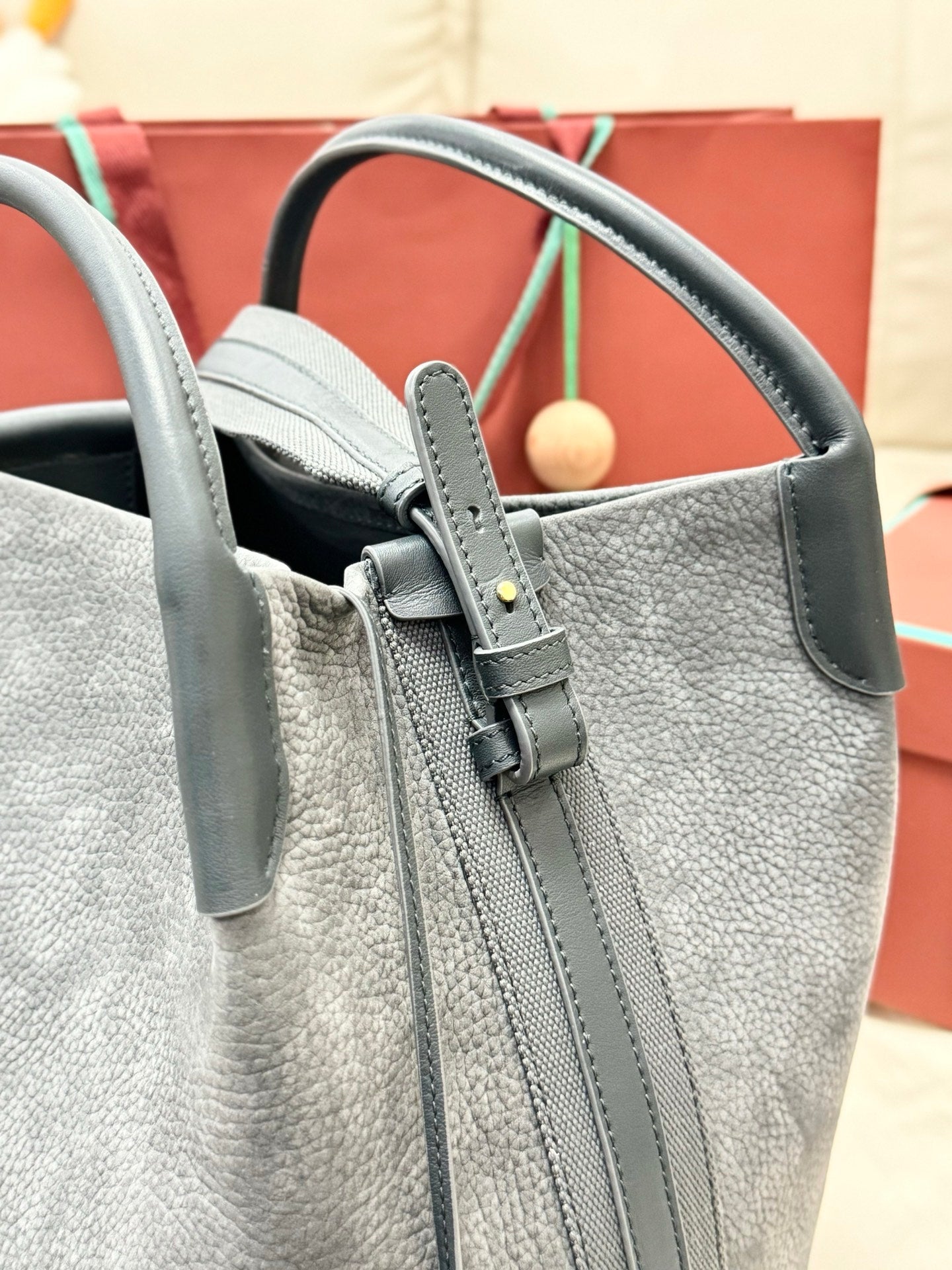 LP 2026 Bale Bucket Bag 36cm Blue-green Cowhide
