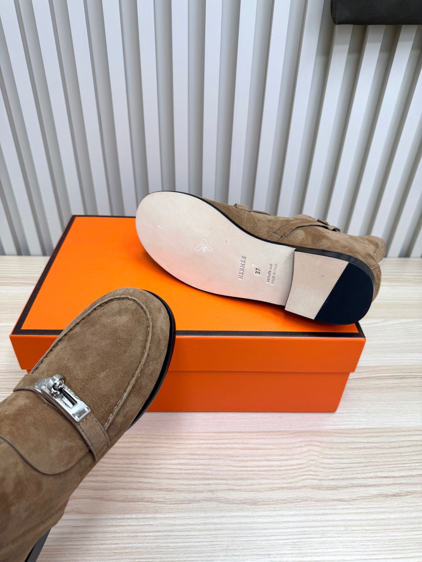 HM 25 Kelly Buckle Ankle Boots Tan Silver Suede 513079