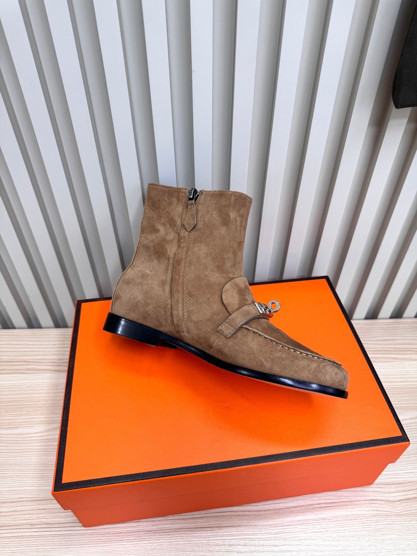 HM 25 Kelly Buckle Ankle Boots Tan Silver Suede 513079