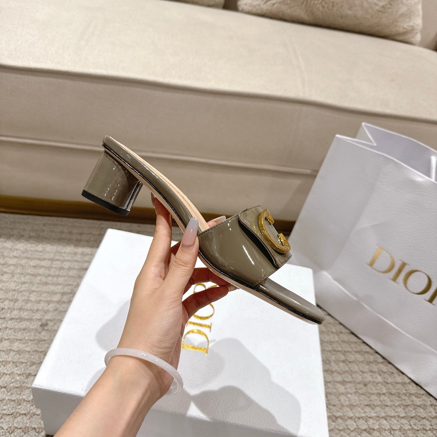 CD 25 C'EST DIO olive green patent leather 396127