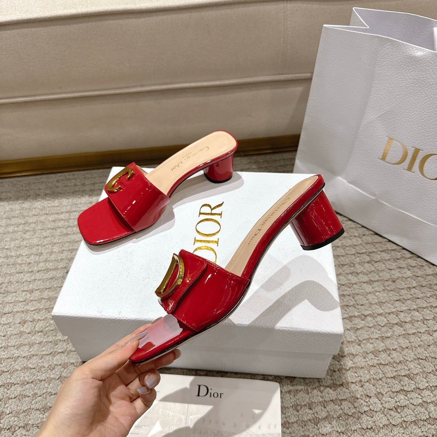CD 25 C'EST DIO red patent leather 396129