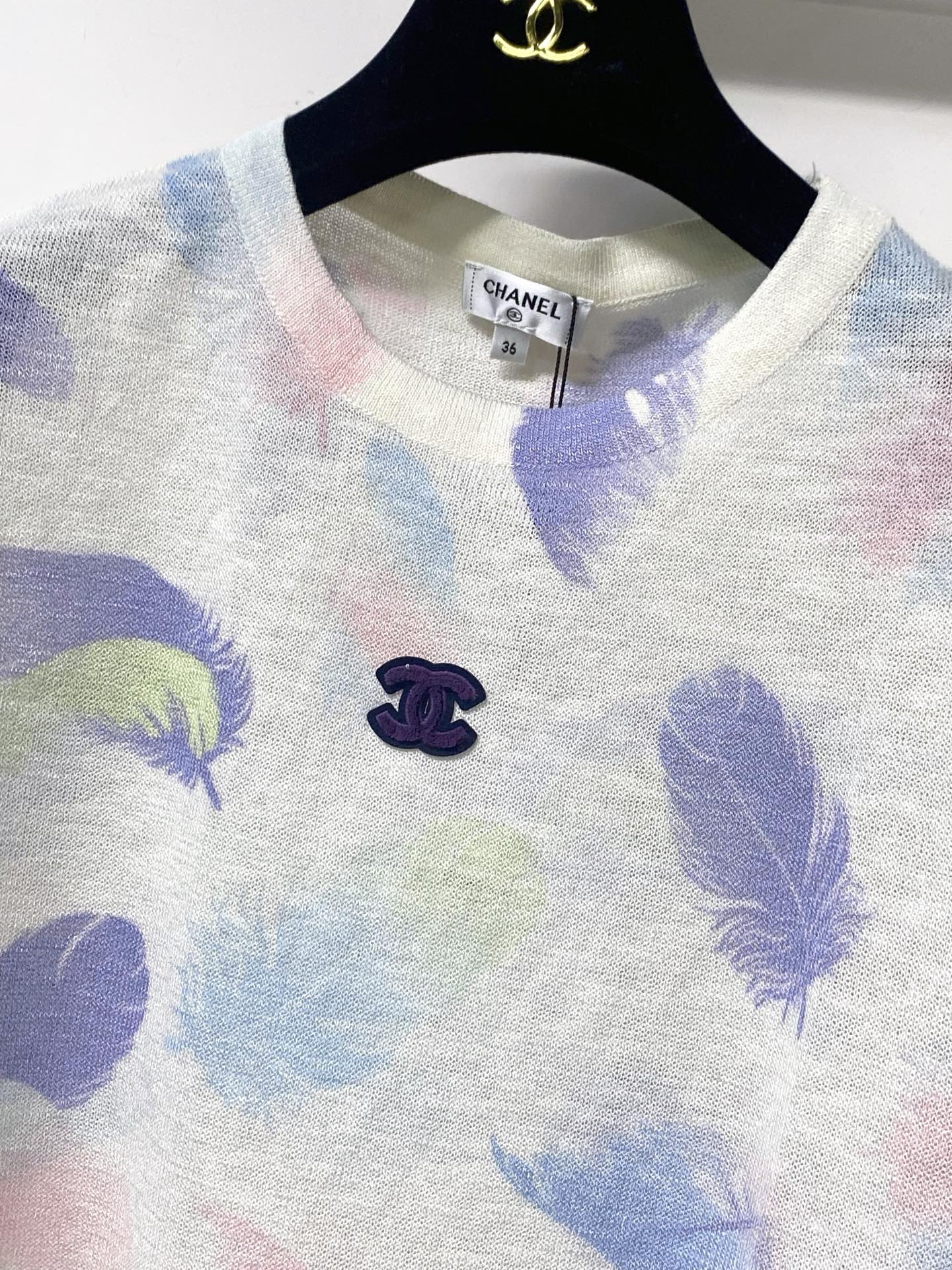 Chanel 2026 Striking Pastel Feather Pattern Short-sleeved Shirt Acrylic 295265