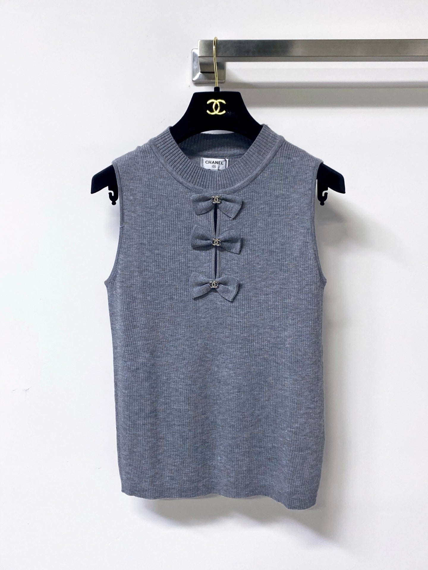 Chanel 2026 Rib-Knit Sleeveless Bow Details Wool 410640
