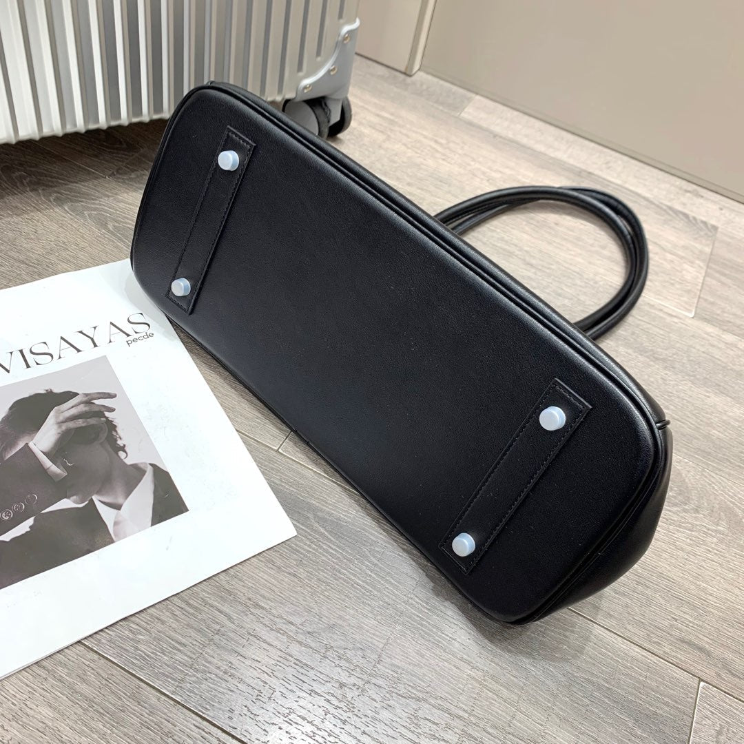 HM Shoulder Birkin 40cm Black Clemence Leather Silver Hardware