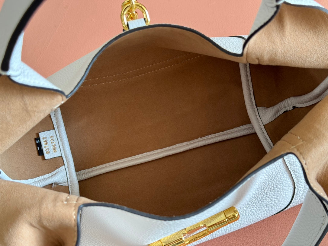 Gucci Solfbit 27.5 Bag White Calfskin 244323