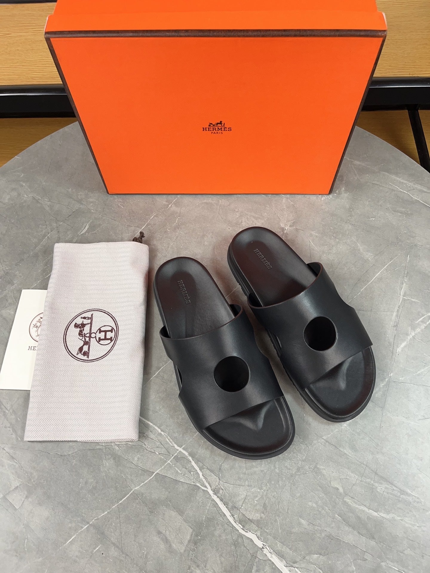 HM Men's Edith Slide Black Sheepskin 567372