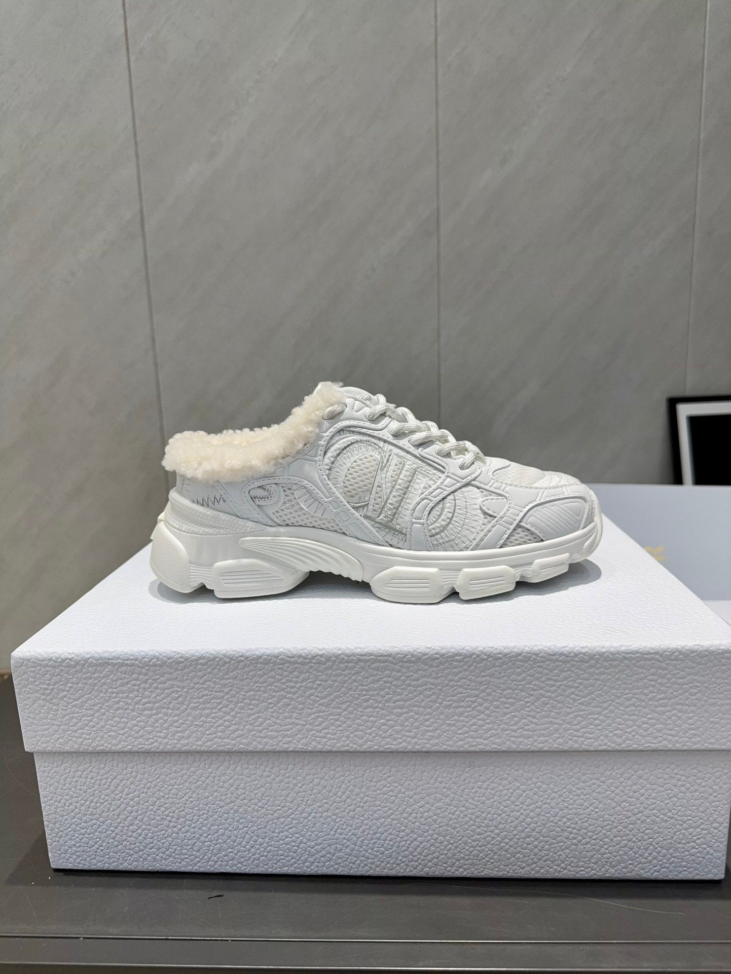 CD platform casual sneaker white wool suede mesh 539679