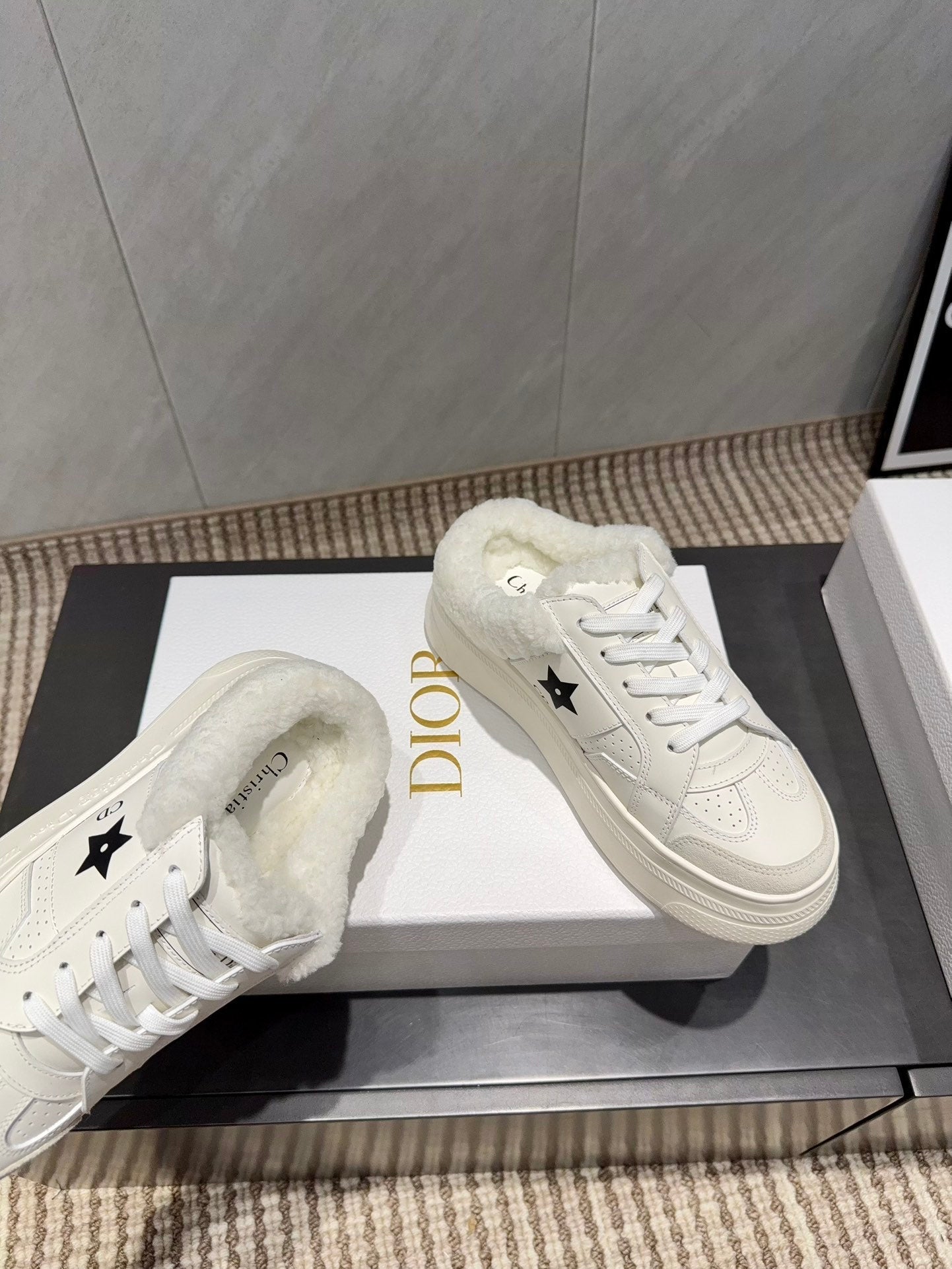 CD Star sneakers white cowhide wool 539688