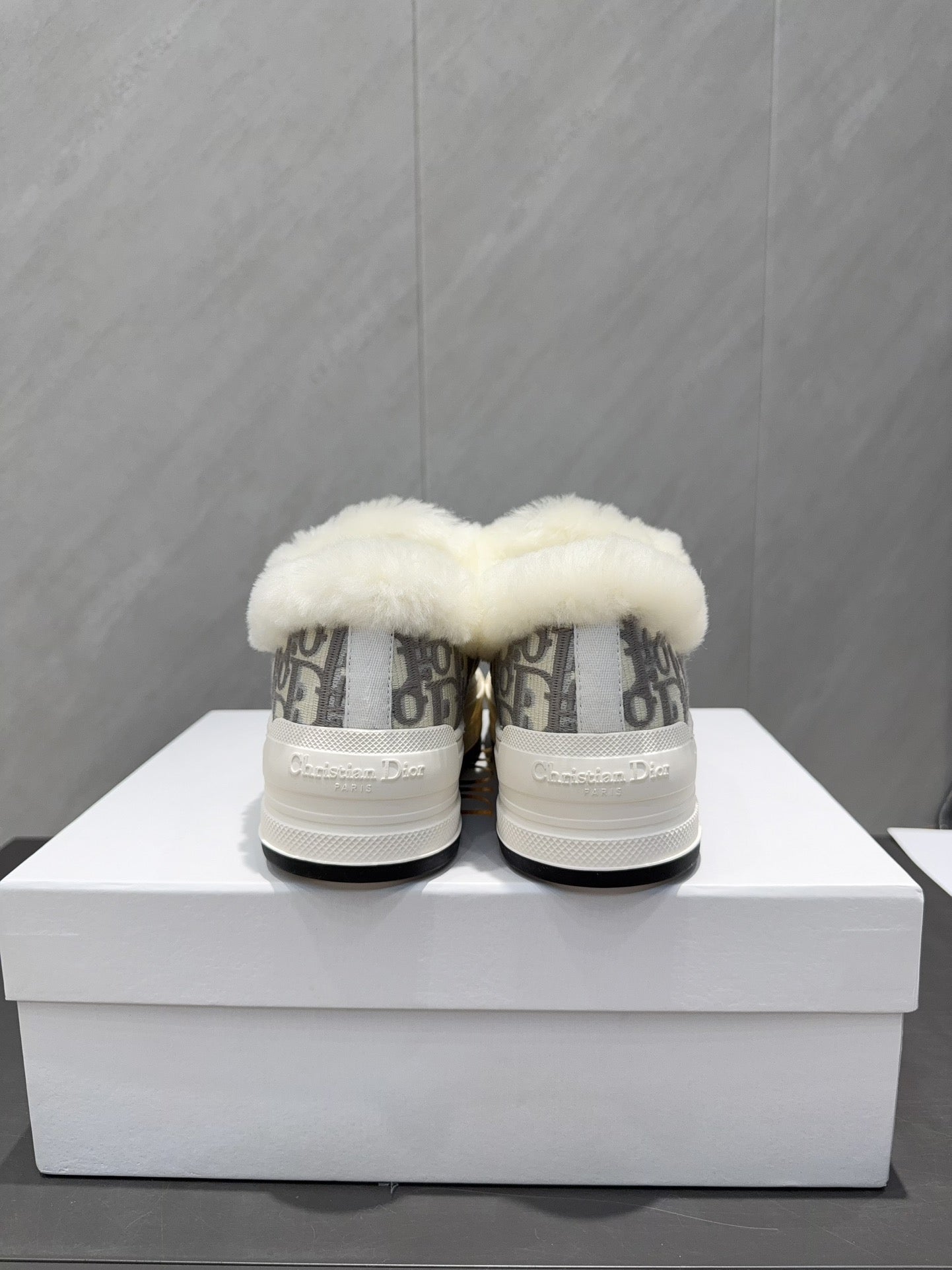 CD 26 Classic Sneaker White Gray Fabric Wool Jacquard 614452