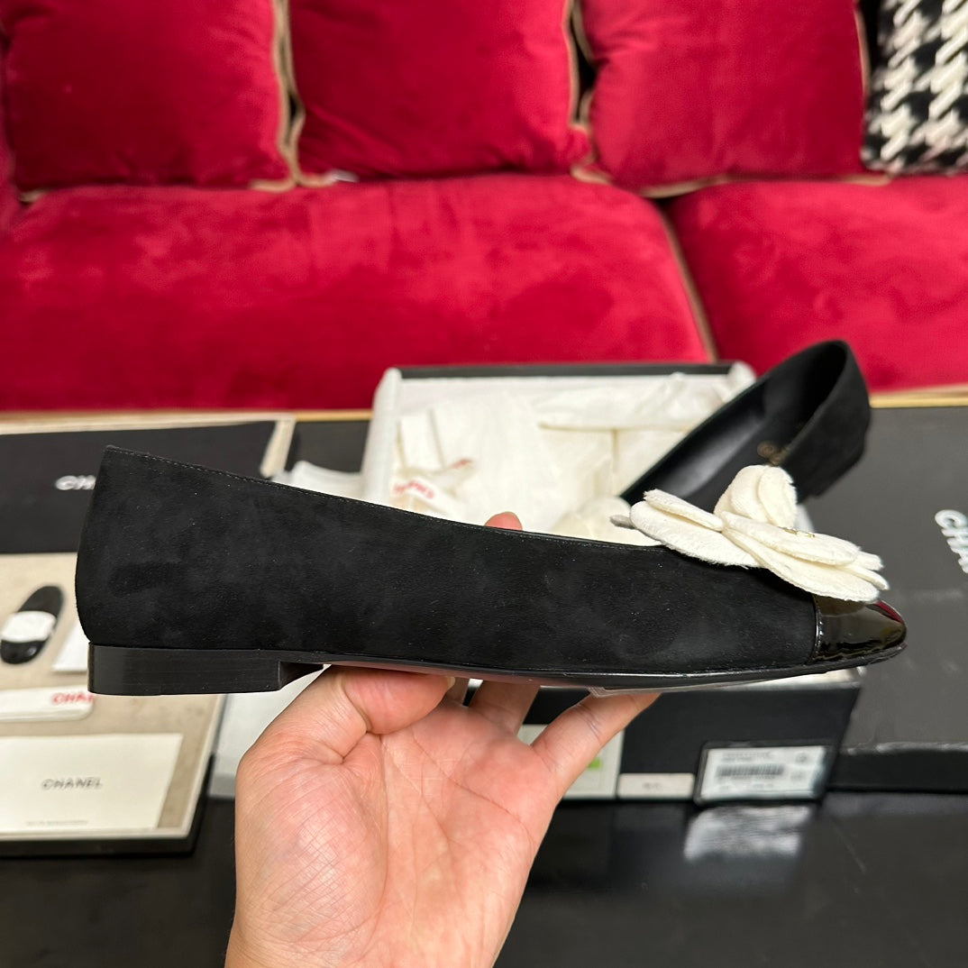 ballet flat white flower black suede black patent calfskin