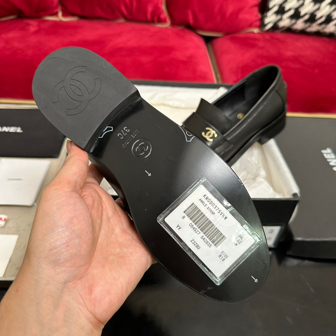 CC Moccasins Plain Black Calfskin