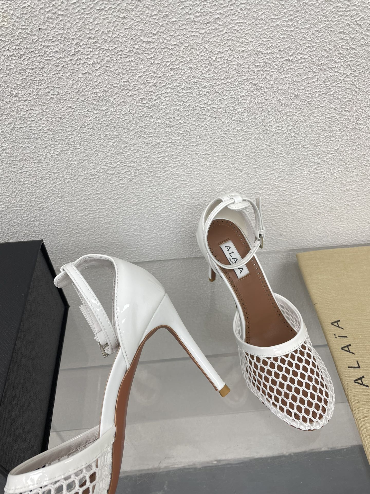 ALAIA HIGH FISHNET 9 CM PUMPS IN WHITE MESH