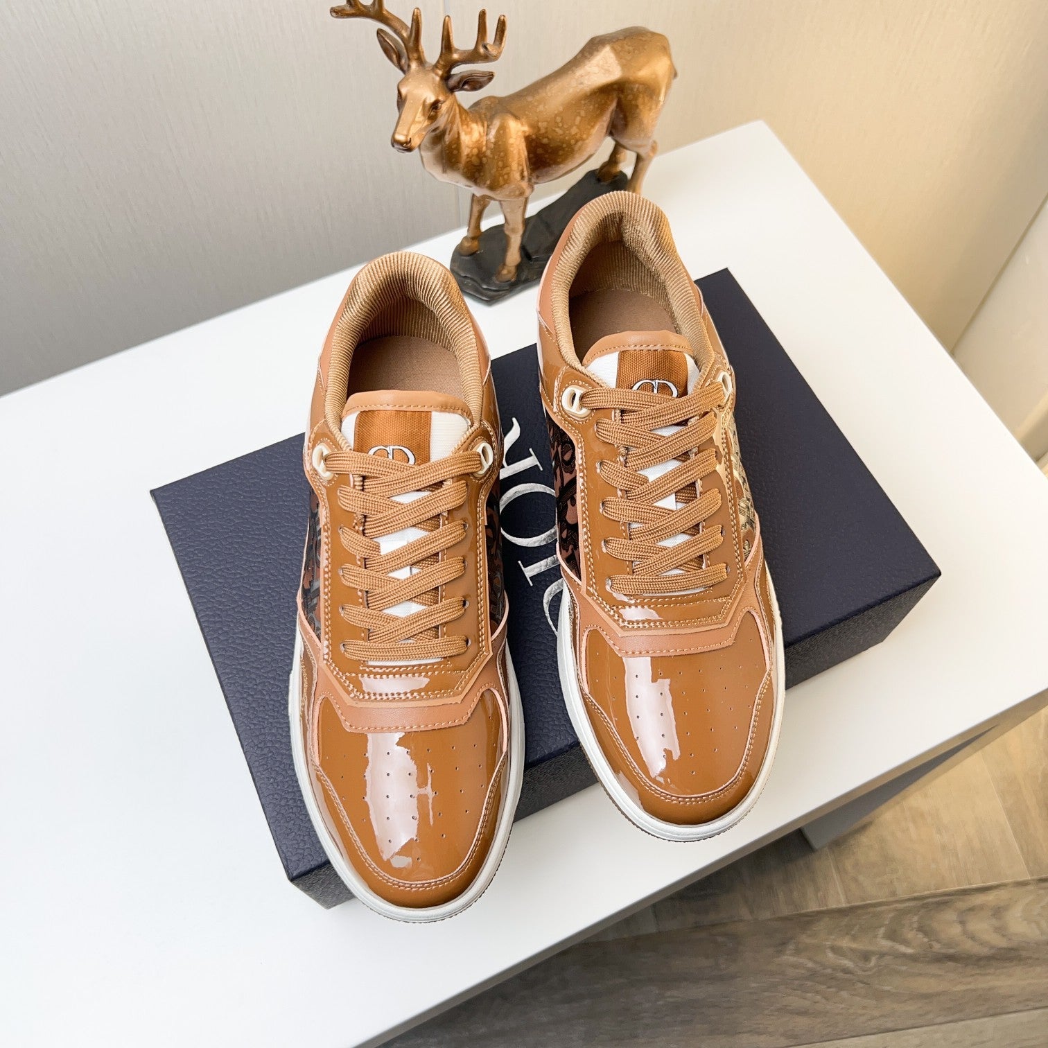 CD 25 B57 Sneaker Brown Patent Leather 750643