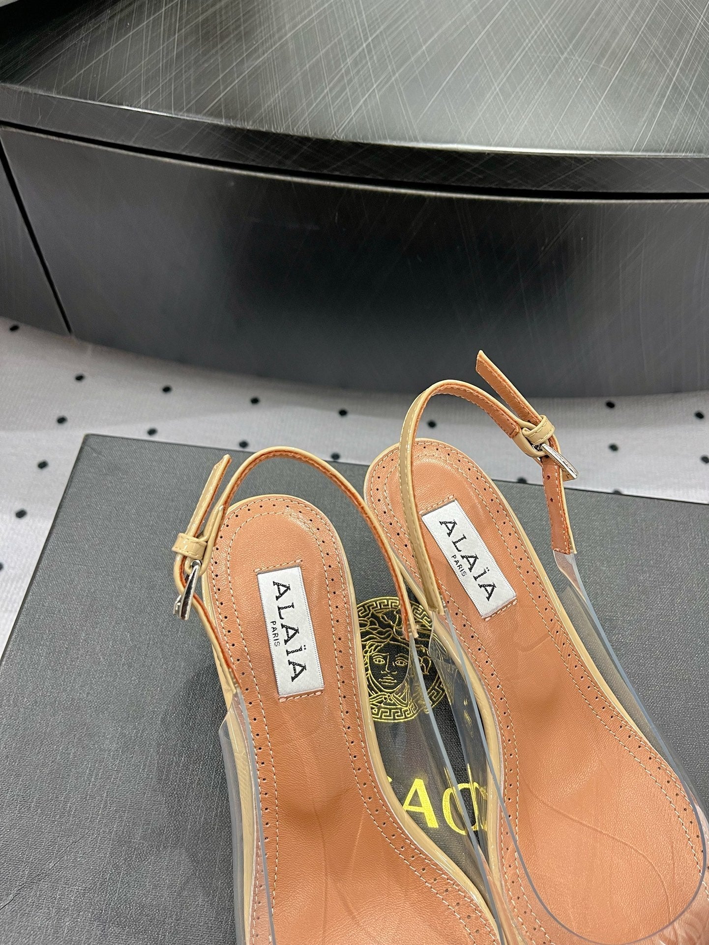 Alaila Le CÅ“ur Slingbacks 60mm In Beige Glossy Lambskin 954829