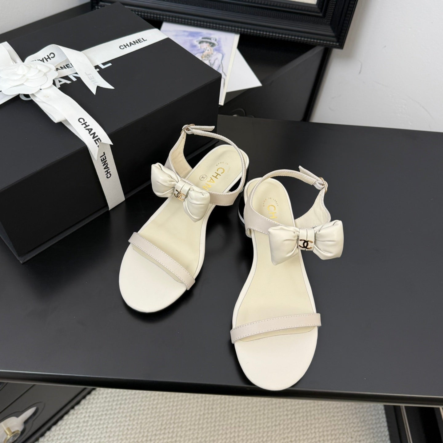 CC 25 Bow Attached Sandals Black Sheepskin 233419