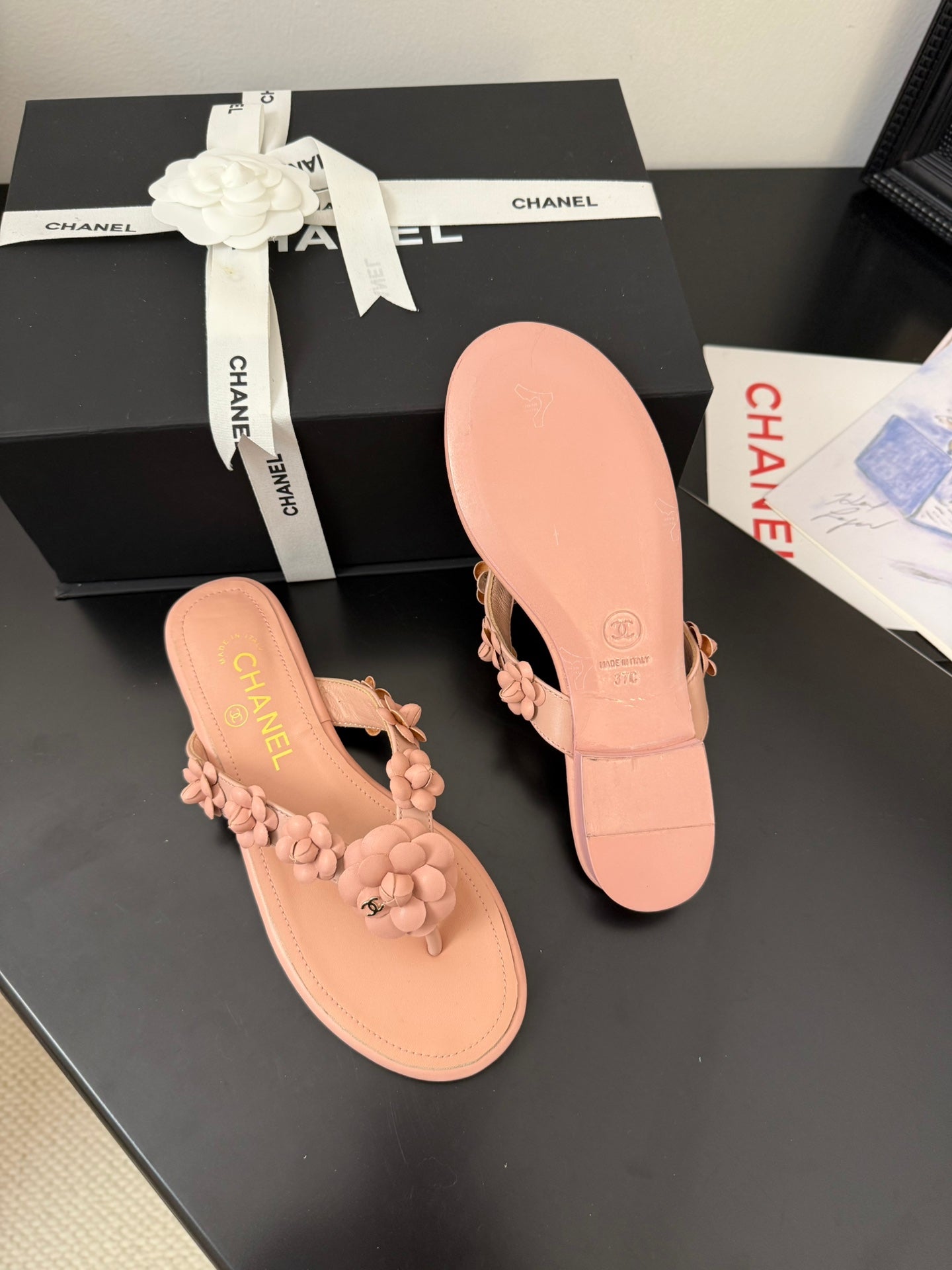 CC 25 Flower Thong Slippers Pink Cowhide 233418