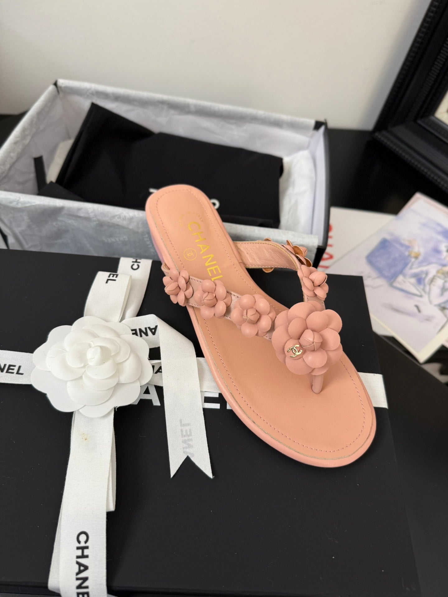 CC 25 Flower Thong Slippers Pink Cowhide 233418