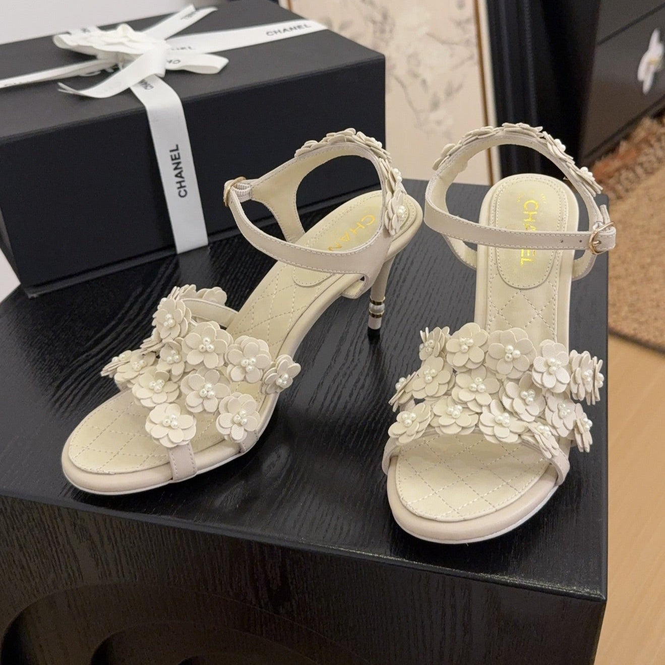 CC 25 Pearl Slingback White Sheepskin 252290