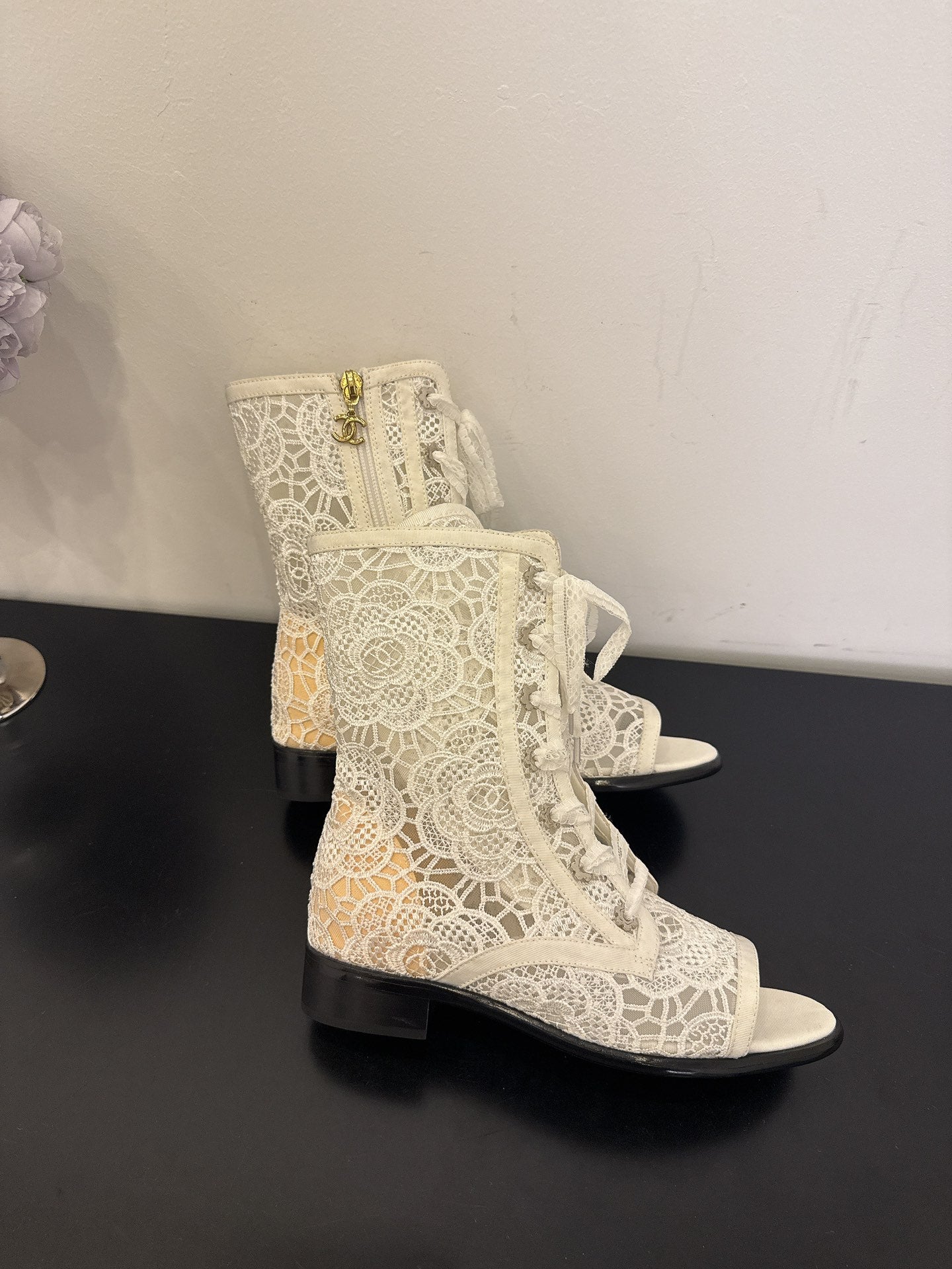 CC 25 Short Boot White Mesh 354921