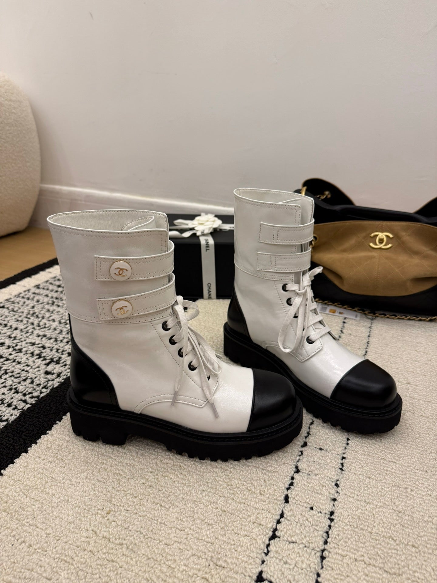 CC 2025 Lace-up Combat Boot White Leather 548114