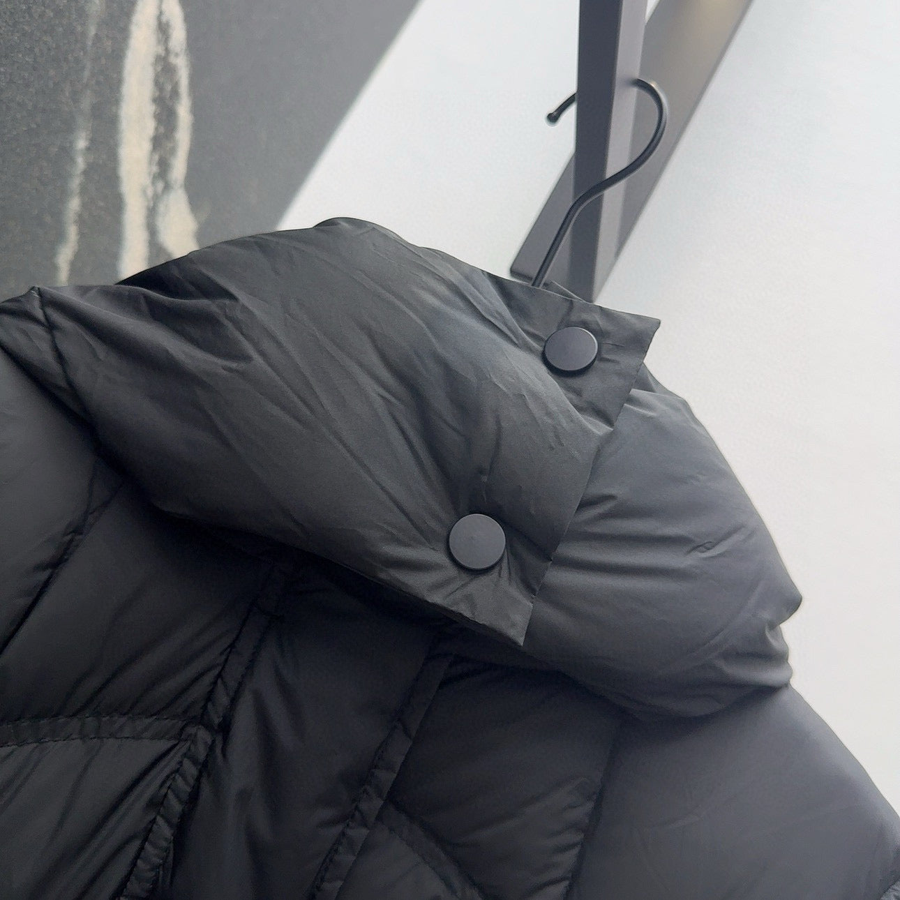 Burberry 25 Hooded Short Down Jacket with Adjustable Waist Black Polyester