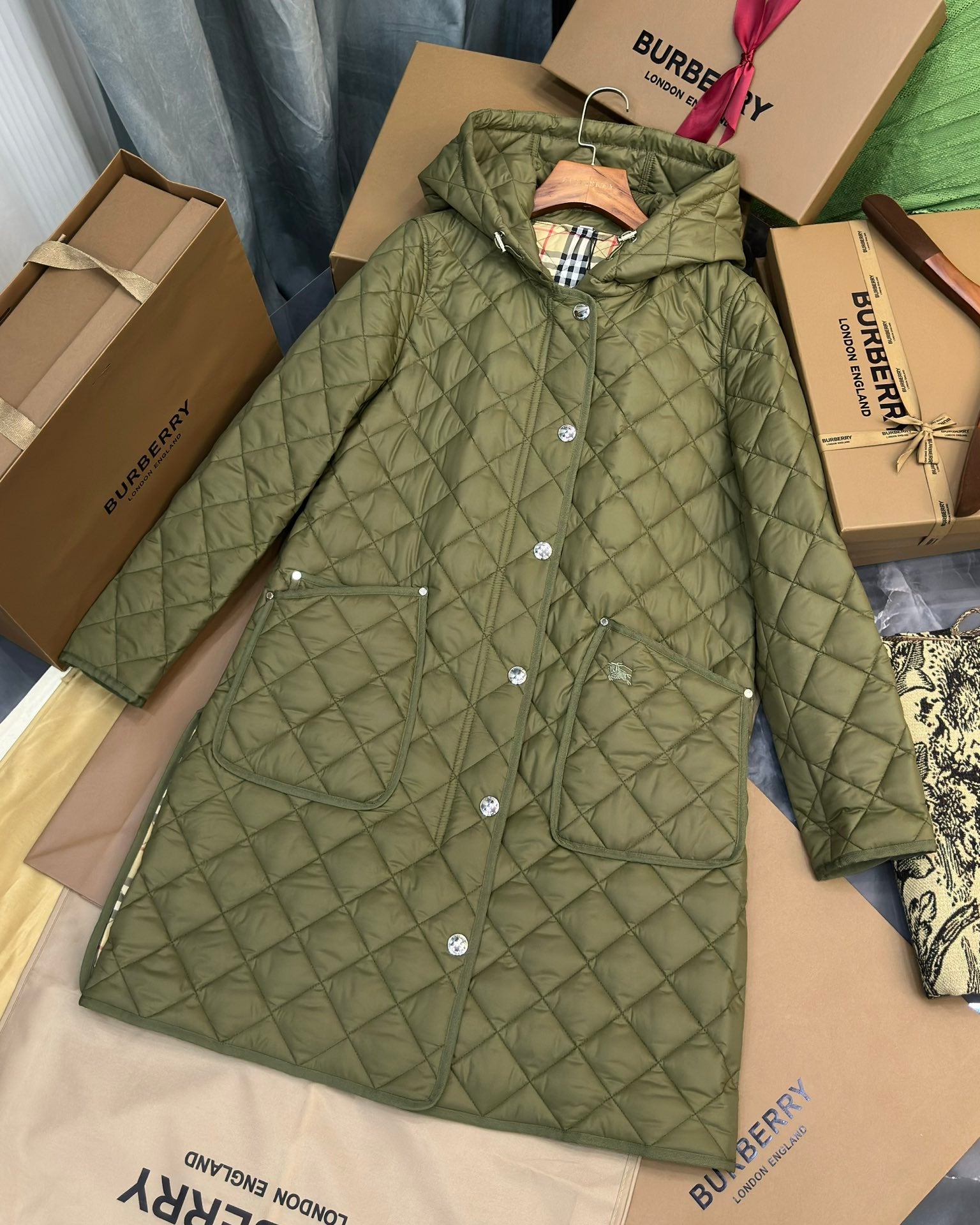 Burberry 25 Quilted  Hooded Long Coat Green Polyester Cotton