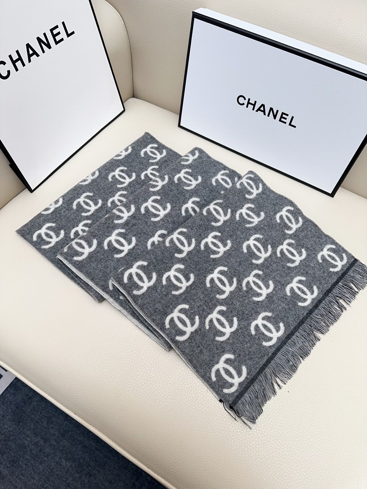 CC 25 Classic Scarf 180cm Gray Wool 293306