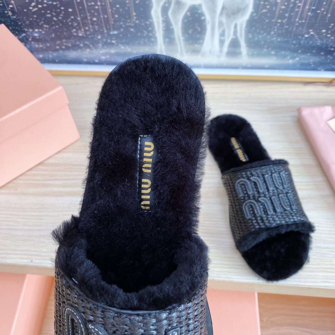Miu Slipper Black Woven Raffia