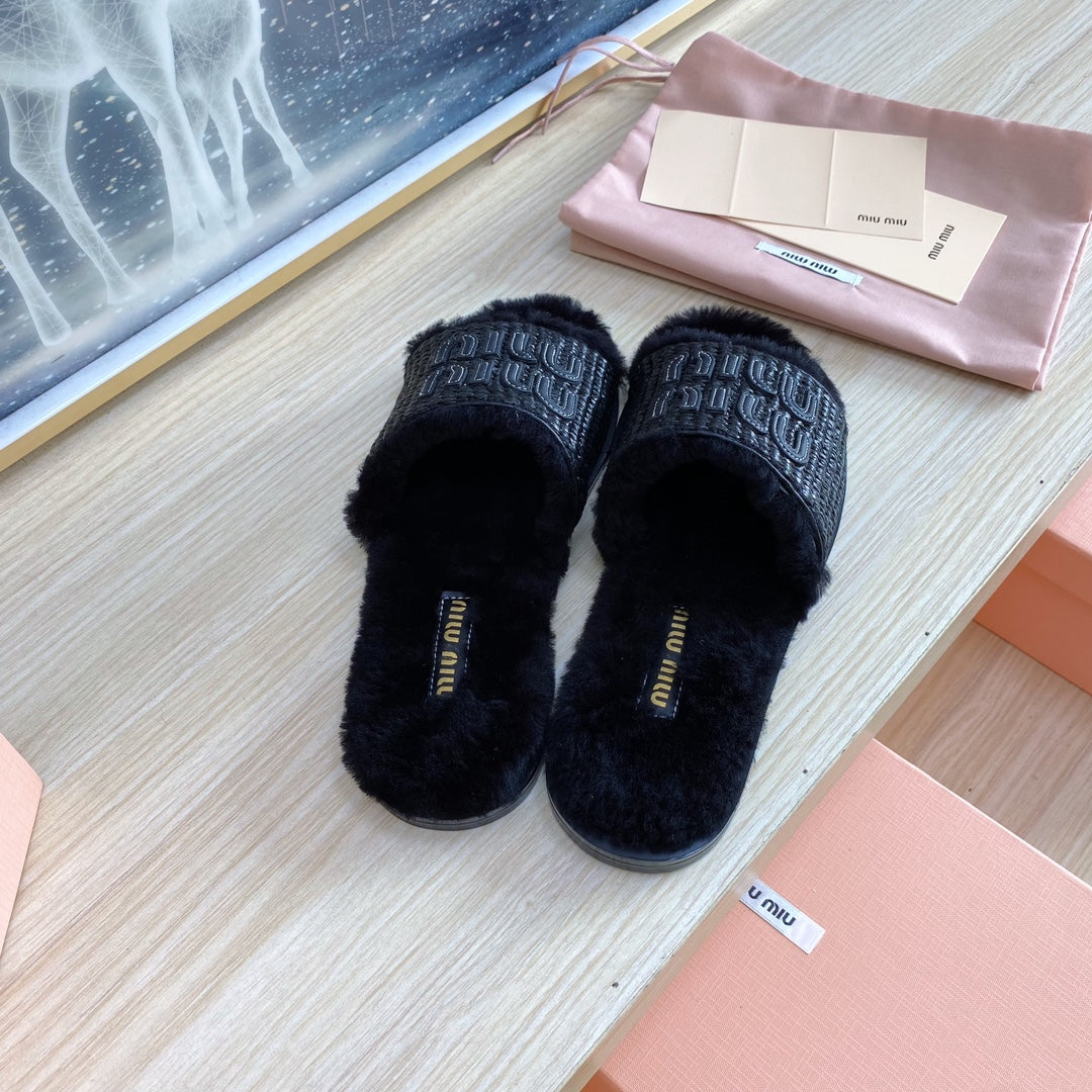 Miu Slipper Black Woven Raffia
