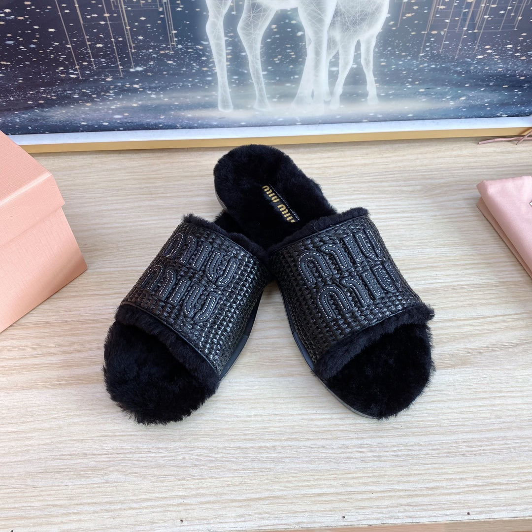 Miu Slipper Black Woven Raffia