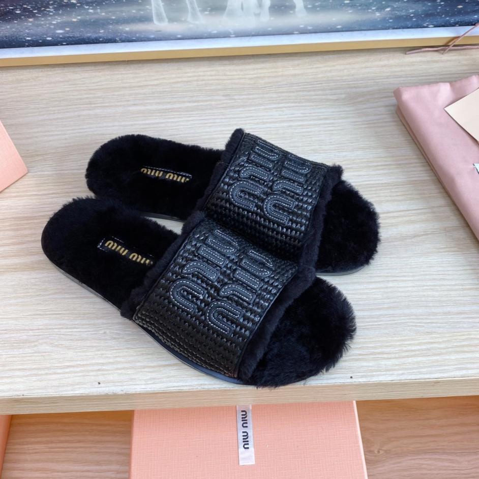 Miu Slipper Black Woven Raffia