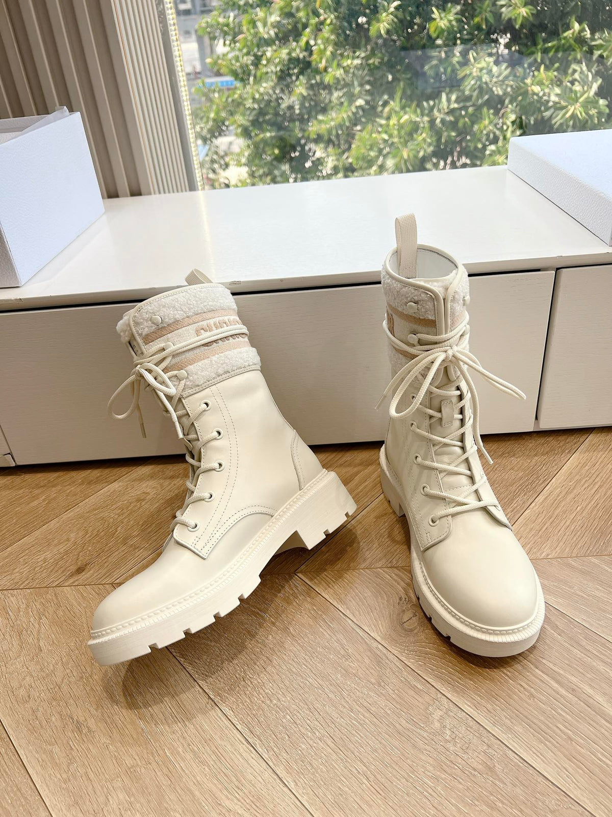 Dior 2026 D-Major Ankle Boots White Cowhide 128415