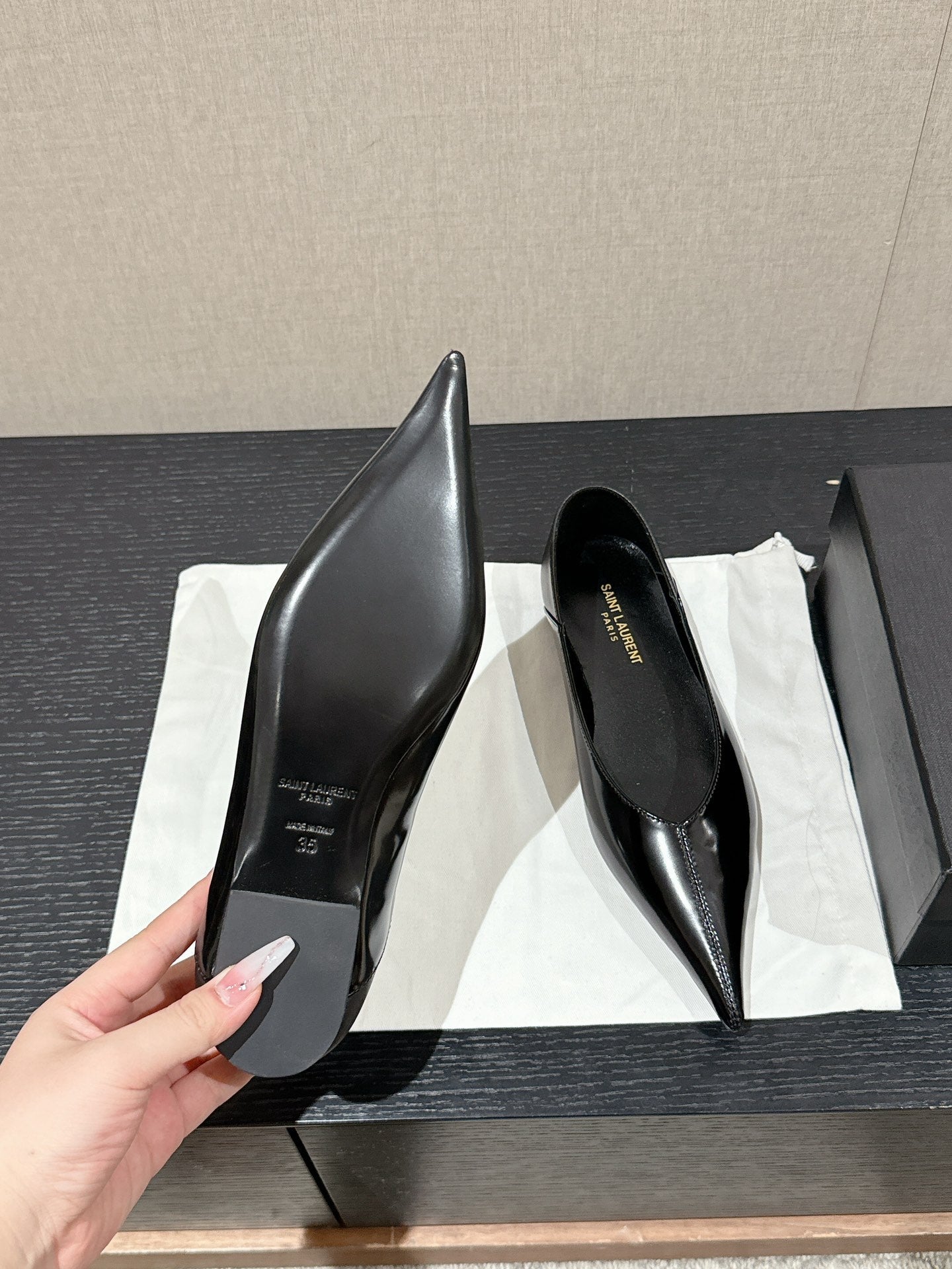 SL NOUR POINTED TOE BALLET BLACK CALFSKIN